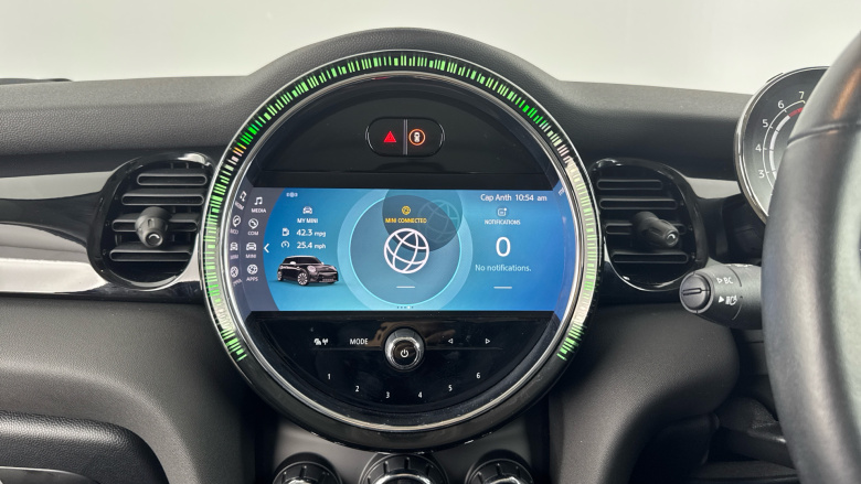 MINI Hatchback 1.5 Cooper Classic 3dr Auto [Comfort/Nav Pack] Petrol Hatchback